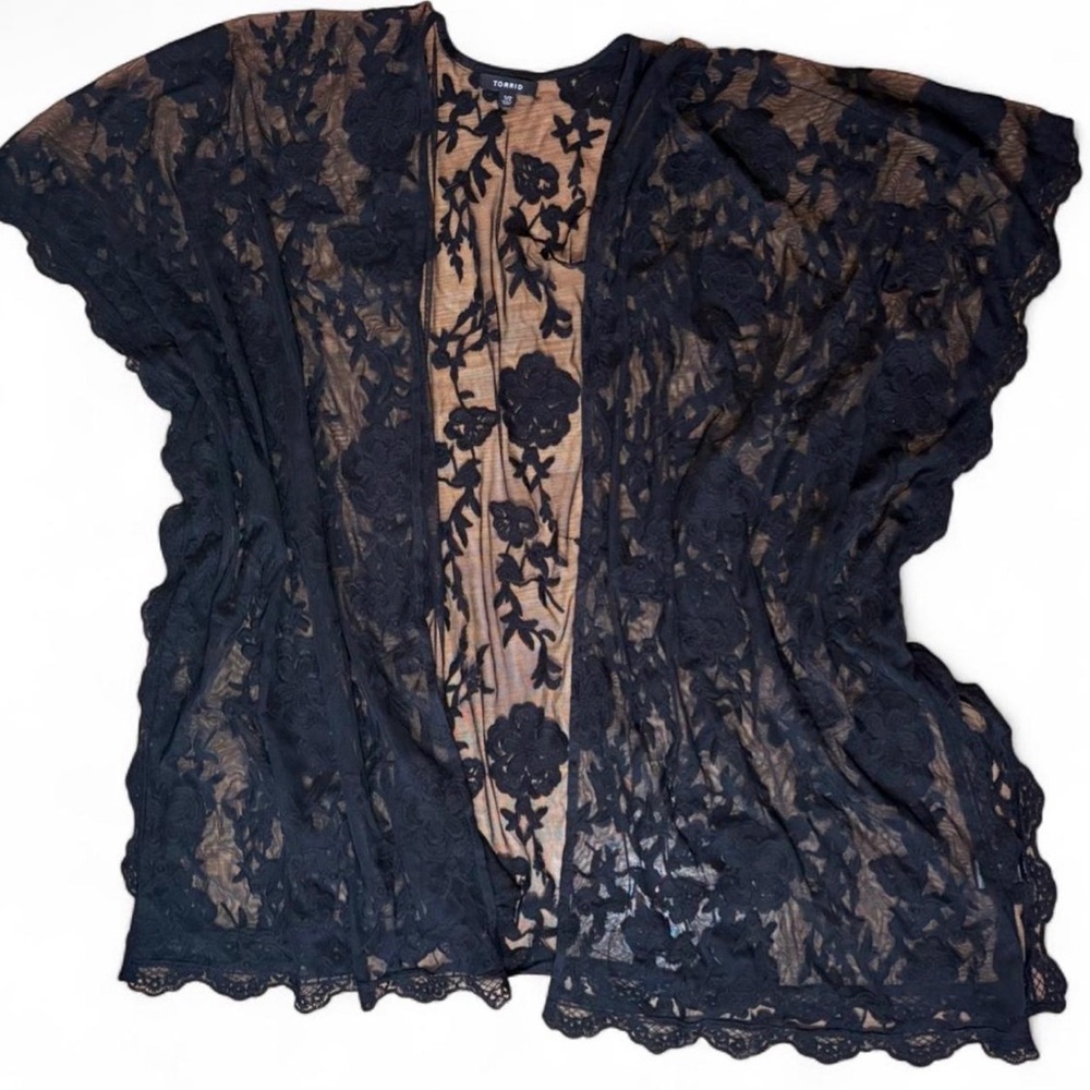 Torrid dark floral 1/2 sheer coverup lace kimono spring gothic grunge witchy